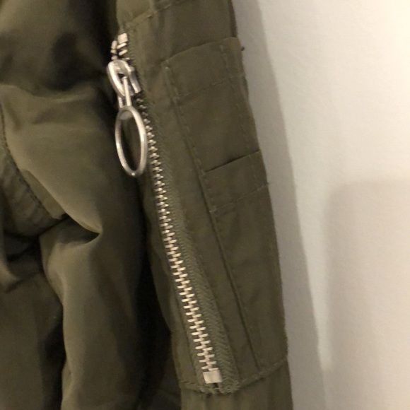 Khaki vest - Picture 4 of 6